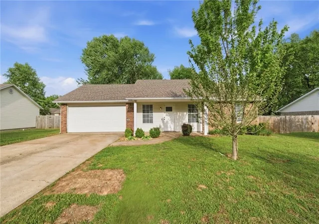 3rd image of 228 Samuel Pl, Farmington, AR 72730 | MLS# 1342827