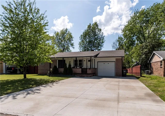 1st image of 1022 Lowell Rd, Springdale, AR 72764 | MLS# 1342745