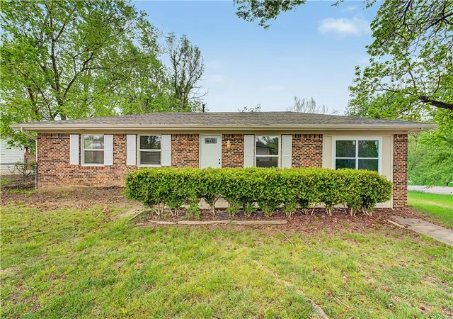 Homes for sale in Rogers, AR | 2104 Wood St, Rogers, AR 72756 | MLS# 1342701