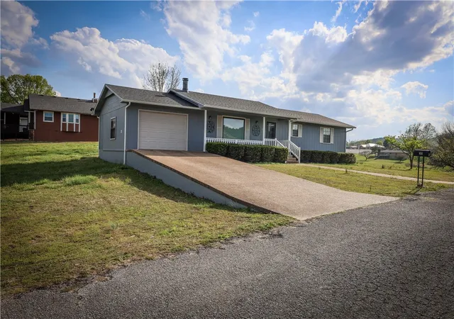 2nd image of 21 Appaloosa Dr, Holiday Island, AR 72631 | MLS# 1342915