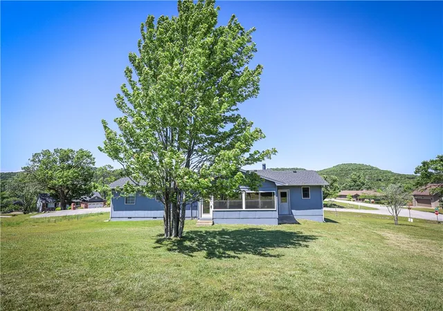 4th image of 21 Appaloosa Dr, Holiday Island, AR 72631 | MLS# 1342915