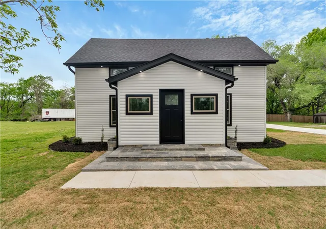 2nd image of 5808 S Cardwell Rd, Fayetteville, AR 72704 | MLS# 1342945