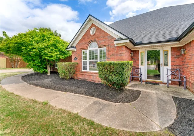 2nd image of 3815 Compton Pl, Springdale, AR 72762 | MLS# 1339804