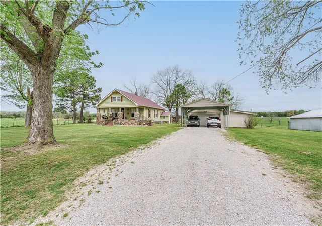 2nd image of 9480 Hwy 21, Berryville, AR 72616 | MLS# 1343087