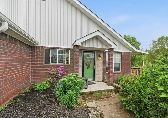 1st image of 1428 Kay Lynn Dr, Pea Ridge, AR 72751 | MLS# 1343079