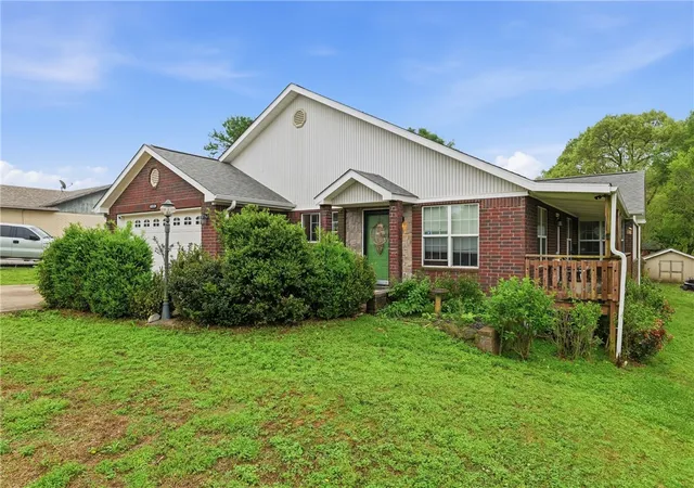 2nd image of 1428 Kay Lynn Dr, Pea Ridge, AR 72751 | MLS# 1343079