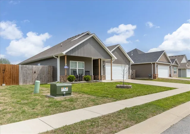 2nd image of 284 Miles Ave, Gentry, AR 72734 | MLS# 1342403