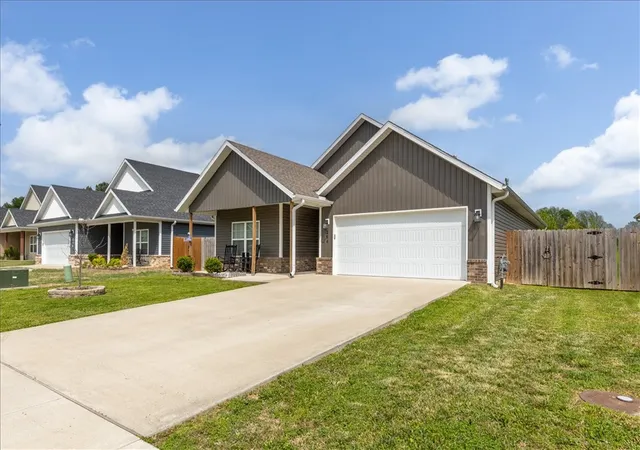 3rd image of 284 Miles Ave, Gentry, AR 72734 | MLS# 1342403