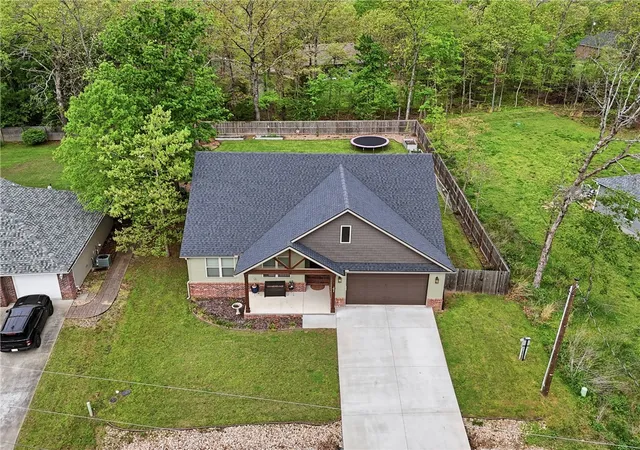 Photo 4 of Sale Pending at 69 Ayr Dr, Bella Vista, AR 72715 | MLS# 1343274 | Listing updated on 2026-07-07