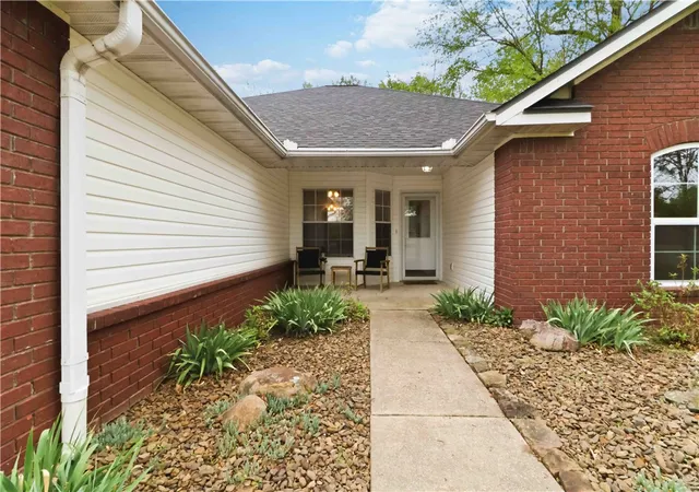 4th image of 2408 Pin Oak St, Fayetteville, AR 72701 | MLS# 1340910