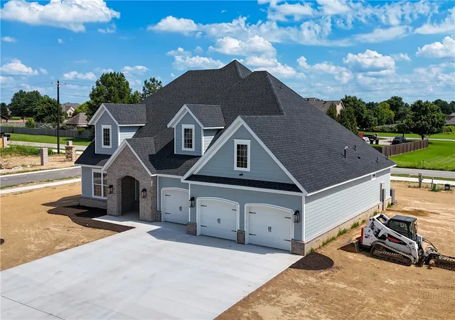 Homes for sale in Springdale, AR | 6557 Courtland Ave, Springdale, AR 72762 | MLS# 1343190
