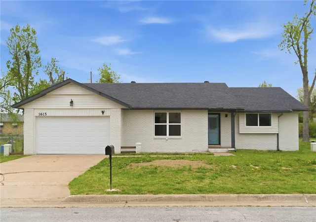 1st image of 1615 W Sherryden Dr, Rogers, AR 72758 | MLS# 1342874
