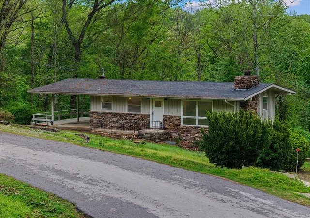 2nd image of 29 Gillingham Dr, Bella Vista, AR 72715 | MLS# 1343302