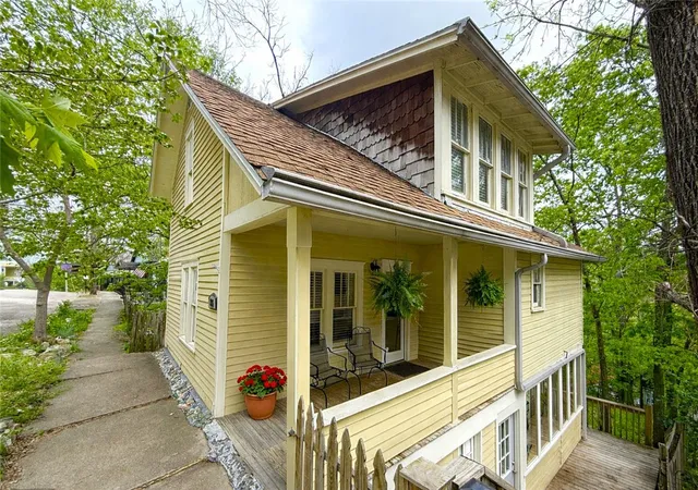 1st image of 215 Spring St, Eureka Springs, AR 72632 | MLS# 1343108