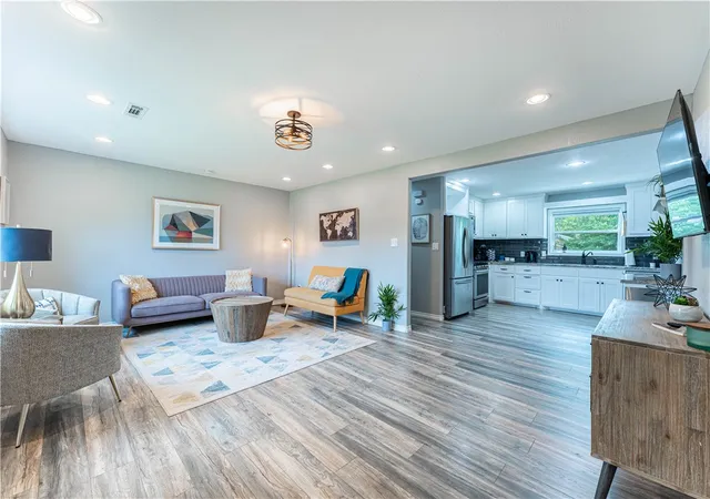3rd image of 1103 Bella Vista Rd, Bentonville, AR 72712 | MLS# 1343353