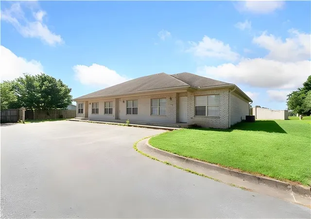 22nd image of 1270  1274 Trinity Dr, Fayetteville, AR 72704 | MLS# 1343378