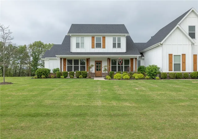 1st image of 1423 River Point Rd, Fayetteville, AR 72703 | MLS# 1343454