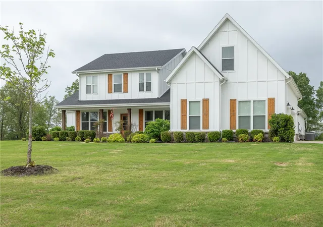 2nd image of 1423 River Point Rd, Fayetteville, AR 72703 | MLS# 1343454