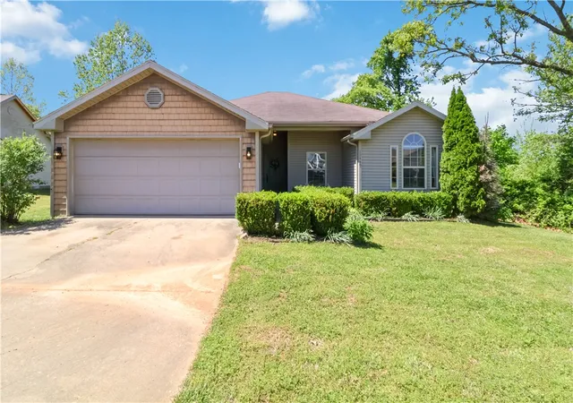 Photo 1 of Sale Pending at 10449 Kays Ln, Rogers, AR 72756 | MLS# 1343723 | Listing updated on 2026-05-27