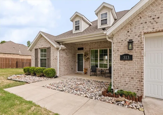 3rd image of 313 W Bush St, Prairie Grove, AR 72753 | MLS# 1343750