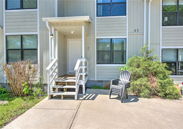 2nd image of 45 Blue Water Dr, Holiday Island, AR 72631 | MLS# 1343589