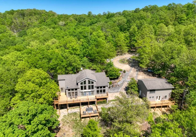 Photo 3 of Single family home for sale at 70 Panorama Shrs Dr, Eureka Springs, AR 72631 | MLS# 1343876 | Listing updated on 2026-07-22