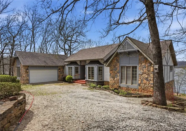 1st image of 757 Lakeview Dr, Eureka Springs, AR 72631 | MLS# 1343650