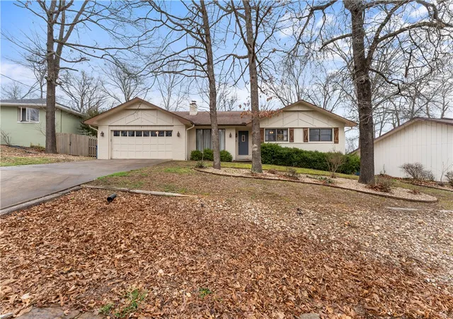 2nd image of 7 Abingdon Ln, Bella Vista, AR 72715 | MLS# 1342677