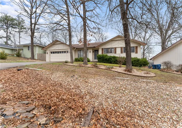 3rd image of 7 Abingdon Ln, Bella Vista, AR 72715 | MLS# 1342677