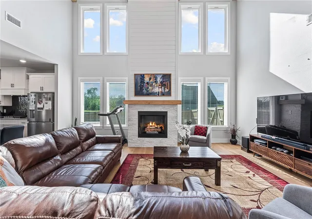 2nd image of 207 Jenna Ln, Gravette, AR 72736 | MLS# 1343922