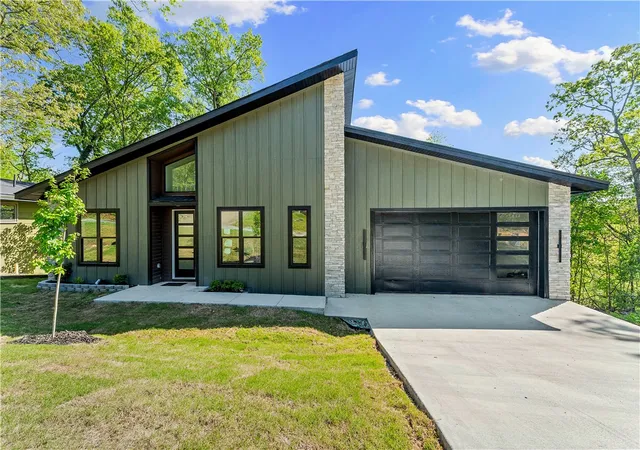 1st image of 71 York Dr, Bella Vista, AR 72714 | MLS# 1343950