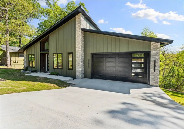 2nd image of 71 York Dr, Bella Vista, AR 72714 | MLS# 1343950
