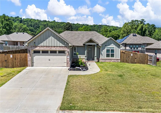 Homes for sale in Russellville, AR | 1100 Lindsey Ln, Russellville, AR 72801 | MLS# 1343329