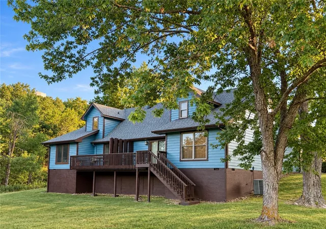 Photo 3 of Sale Pending at 11 Ironwood Dr, Holiday Island, AR 72631 | MLS# 1344087 | Listing updated on 2026-09-25