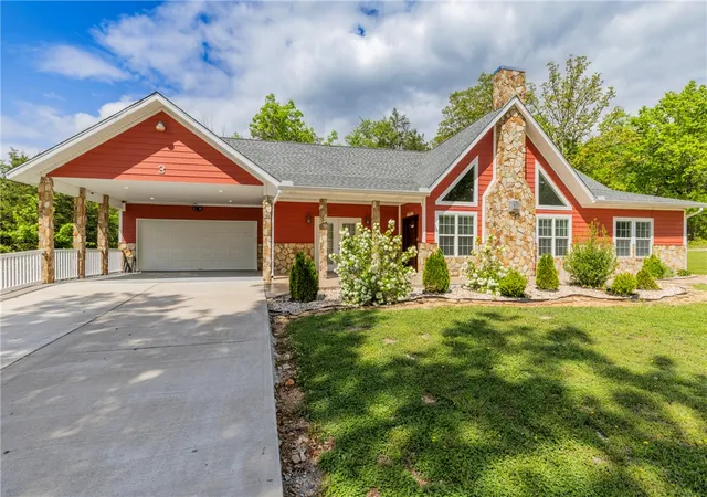 1st image of 3 Leatherwood Dr, Holiday Island, AR 72631 | MLS# 1343829