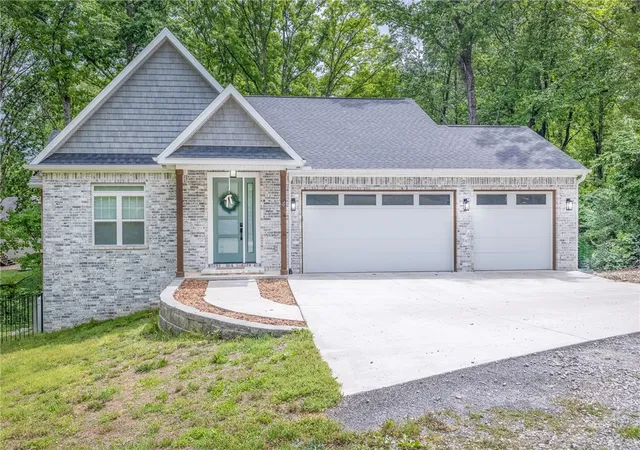 1st image of 4 Morganshire Cir, Bella Vista, AR 72714 | MLS# 1344125