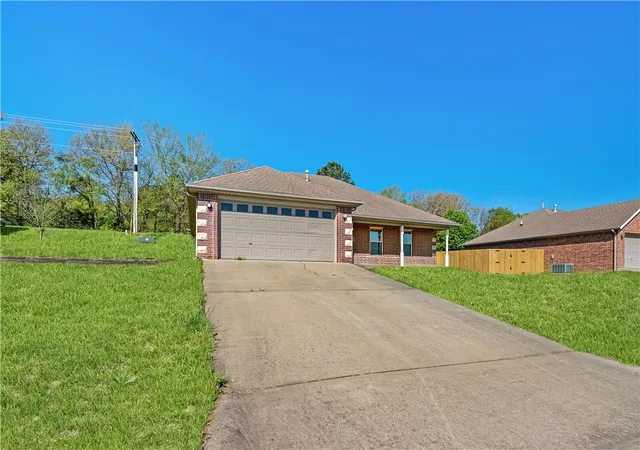 image of 1041 Sara Beth St, Elkins, AR 72727 | MLS# 1344095