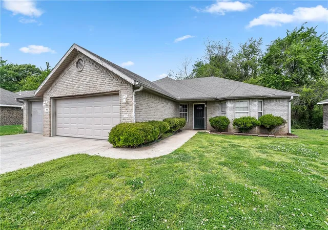 2nd image of 202 Hunter Allen, Springdale, AR 72764 | MLS# 1343895