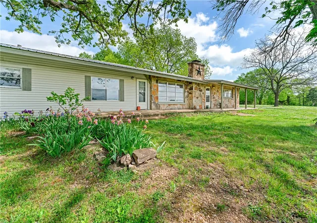 Homes for sale in Berryville, AR | 3648 And 3644 W Hwy 62, Berryville, AR 72616 | MLS# 1344077