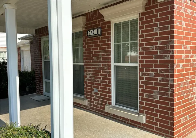 2nd image of 746 Embassy Pkwy, Mountain Home, AR 72653 | MLS# 1344207
