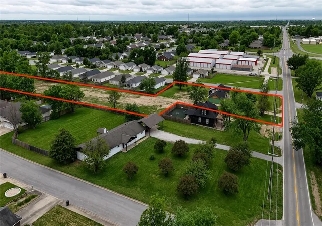 2nd image of 904 & 906 E New Hope Rd, Rogers, AR 72758 | MLS# 1344230
