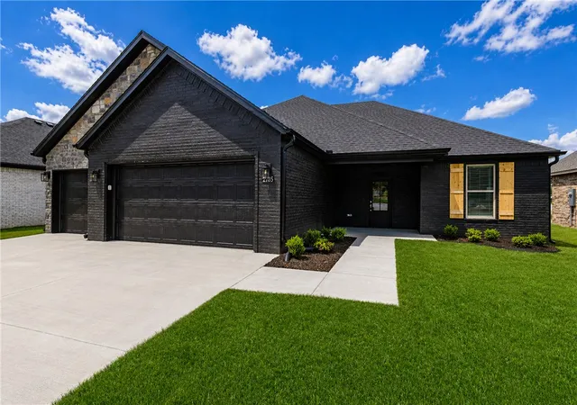 2nd image of 2105 N Chanae St, Siloam Springs, AR 72761 | MLS# 1344259