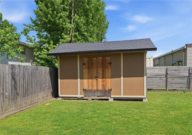 27th image of 1300 Dyer St, Springdale, AR 72762 | MLS# 1344302