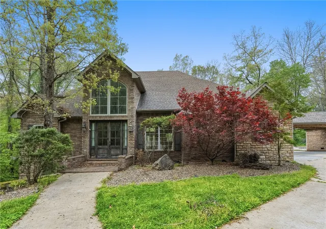 Photo 4 of Single family home for sale at 2805 Inwood Dr, Harrison, AR 72601 | MLS# 1343948 | Listing updated on 2026-07-25