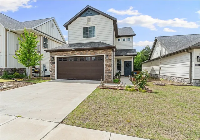 Homes for sale in Bentonville, AR | 2006 Sw Poppy St, Bentonville, AR 72713 | MLS# 1344208