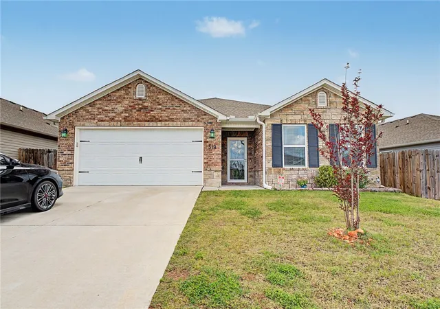 2nd image of 519 Woodcreek Loop, Lowell, AR 72745 | MLS# 1344337