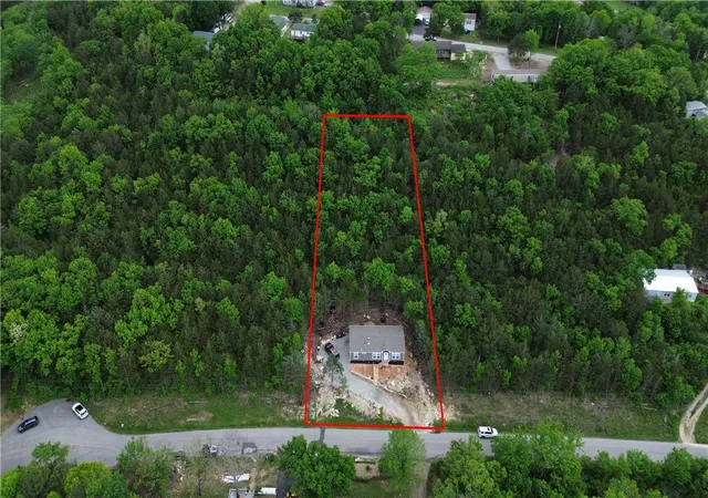 Homes for sale in Holiday Island, AR | 16 Sunset Ln, Holiday Island, AR 72631 | MLS# 1344406