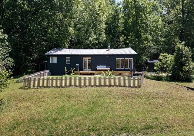 2nd image of 18952 Shoreline Wy, Fayetteville, AR 72703 | MLS# 1343571