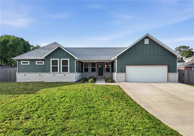 1st image of 804 E Parks St, Prairie Grove, AR 72753 | MLS# 1344485