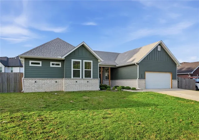 3rd image of 804 E Parks St, Prairie Grove, AR 72753 | MLS# 1344485